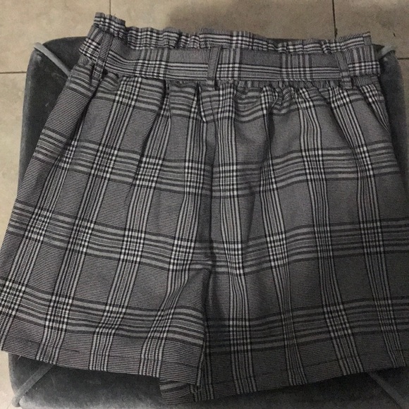 High Waisted Plaid Shorts - Picture 2 of 2